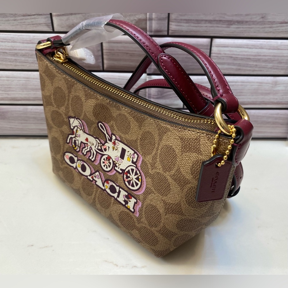 Coach 🩷Zip Top Crossbody Bag In Signature Canvas With Horse & Carriage Print NWT - Picture 2 of 10